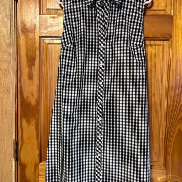 Tommy Hilfiger dress with pockets. - Picture 6 of 10